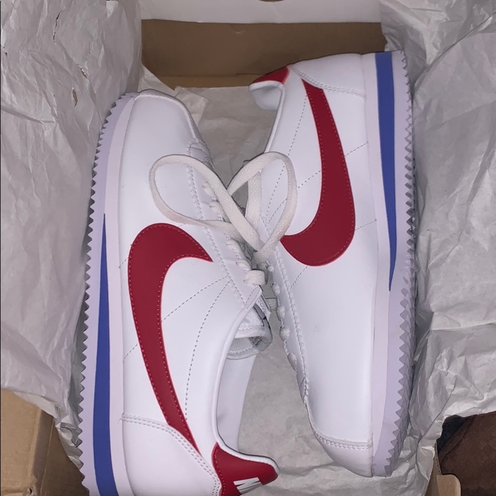Brand New Nike Cortez shoes (Size 9)